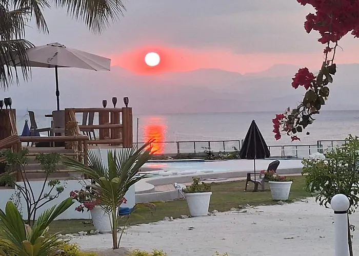 Banana Beach Club Moalboal