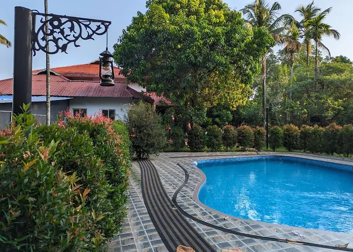 Peninsular Wood Resort Thattakad