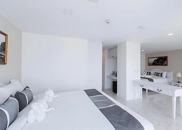 B2 Hua Hin Premier Hotel