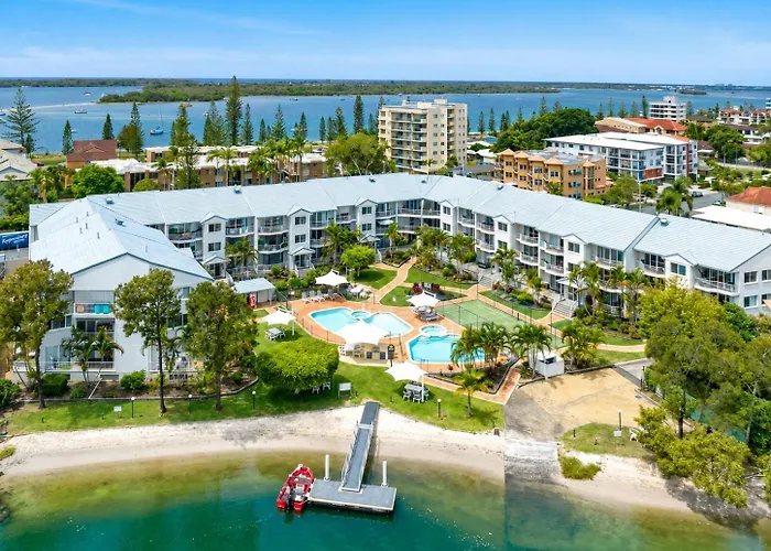 Pelican Cove Waterfront Apartments Gold Coast