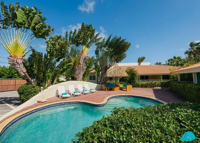 Blue Marlin Apartments, Nabij Mambo Beach Willemstad