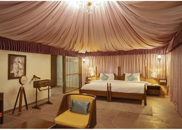 Welcomheritage Tadoba Vanya Villas Resort & Spa Kolara