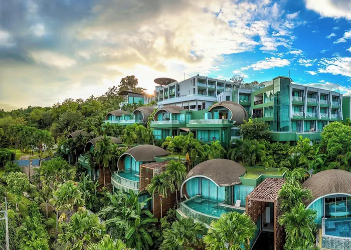 Crest Resort & Pool Villas Patong