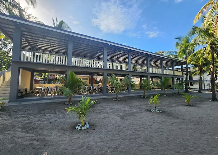 Bakasyunan Resort And Conference Center - Zambales Iba