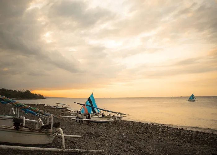 Arya Amed Beach Resort And Dive Center