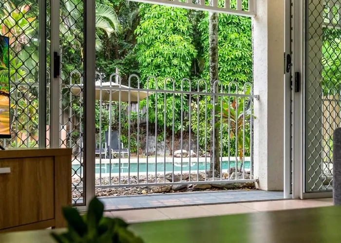 The Villas Palm Cove-Private Pool In Each Villa