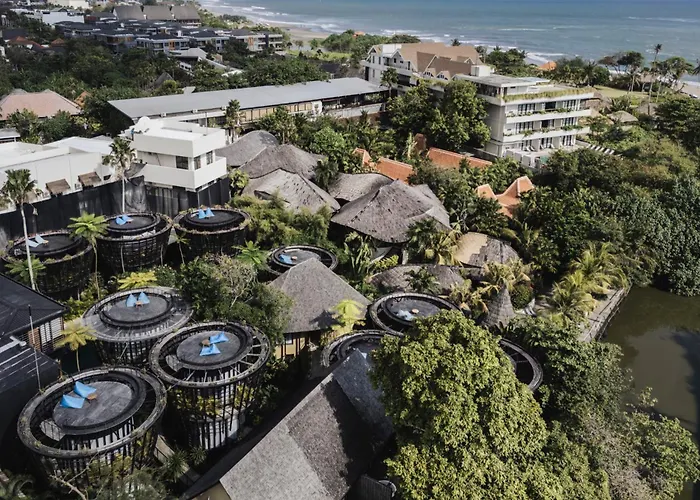 Canggu Cabana Beach Resort By Ini Vie Hospitality