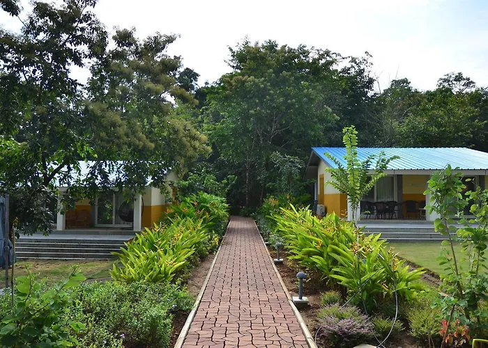 Whistling Woodzs Hotel Dandeli