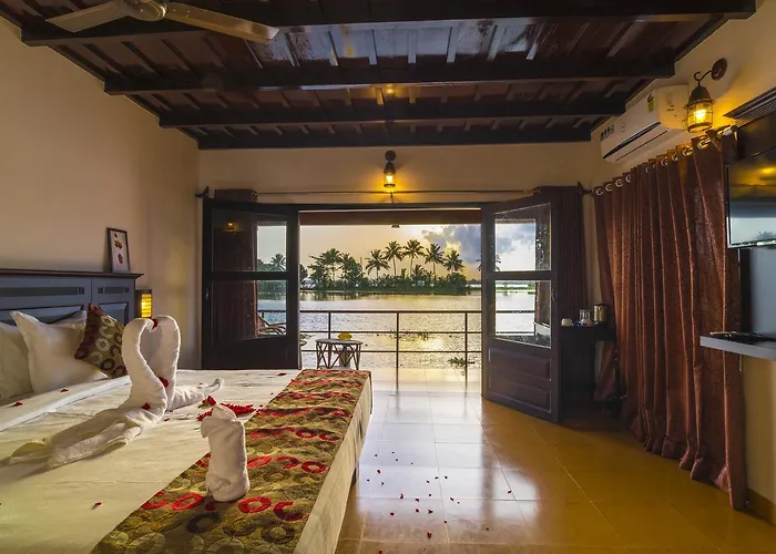 Warmth Lake Haven Alappuzha