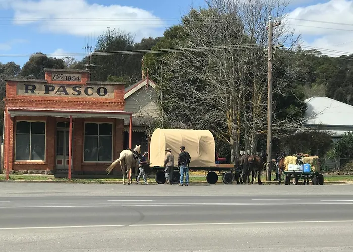 Eastern Hill Creswick Hotel